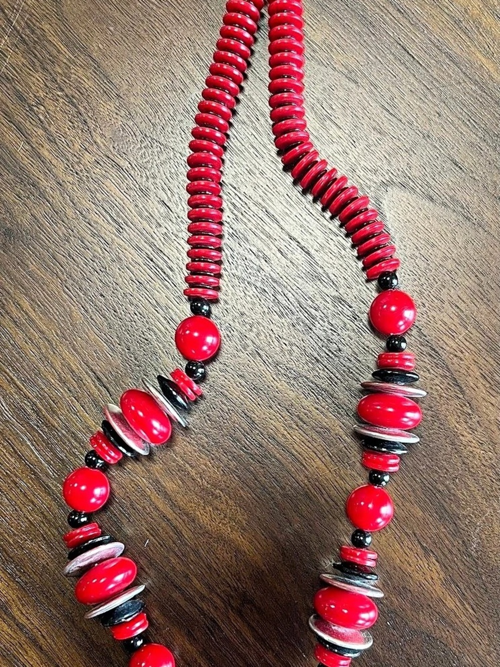 Red & Black Beaded Necklace Like New
